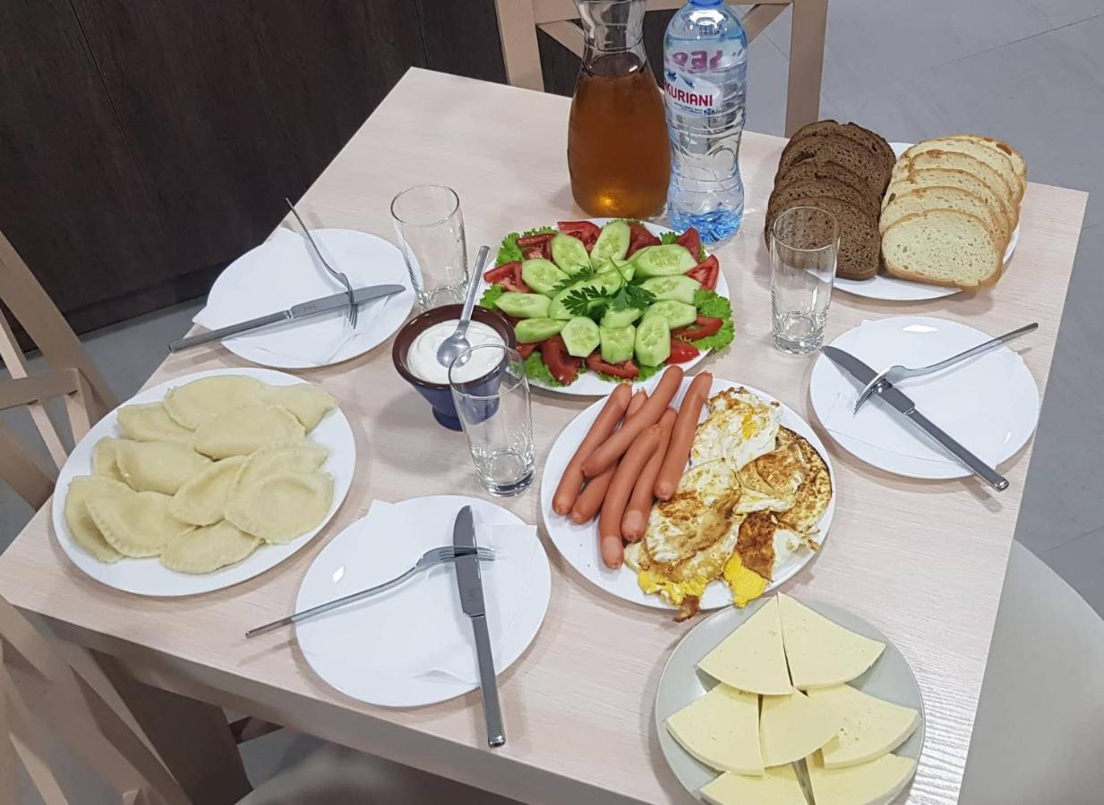 Guest House Prague Zugdidi Luaran gambar